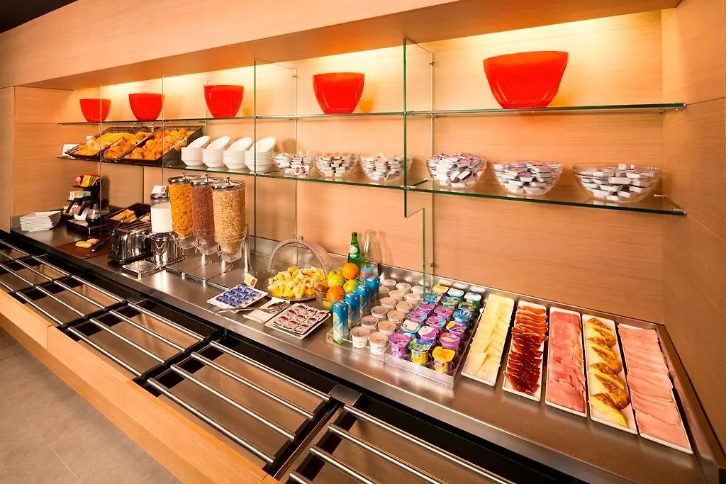 Ibis Barcelona Plaza Glories 22@ Hotel 2*,