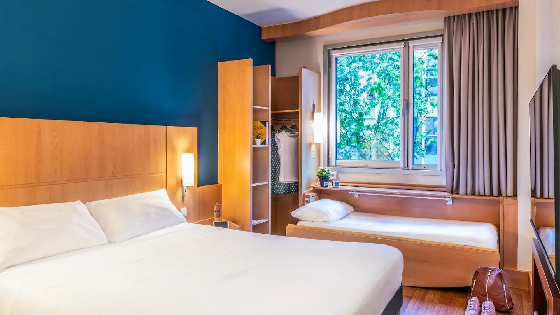 Ibis Barcelona Plaza Glories 22@ Hotel 2*,  Spain